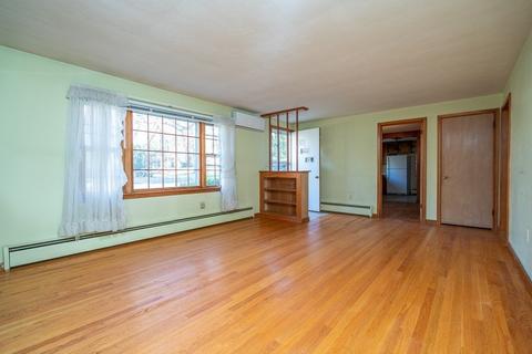 224 Forest Hills Rd, Springfield, MA 01128 photo 3