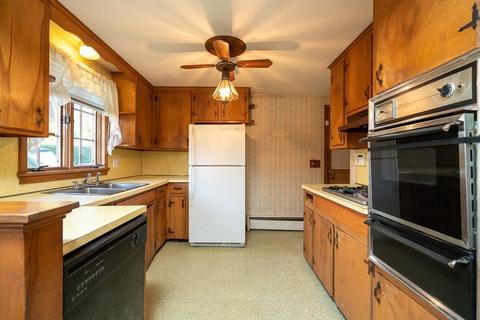 224 Forest Hills Rd, Springfield, MA 01128 photo 11
