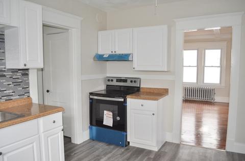 25 Eton St, Springfield, MA 01108 photo 4
