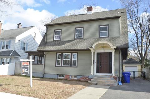 25 Eton St, Springfield, MA 01108 photo 2