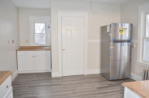 25 Eton St, Springfield, MA 01108 photo 6