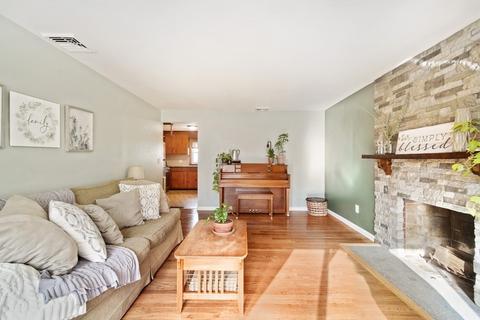 77 Bretton Rd, Springfield, MA 01119 photo 3