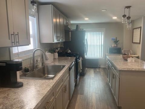 863 Roosevelt Ave, Springfield, MA 01109 photo 4