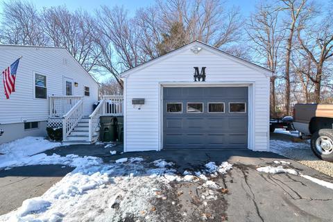 14 Batten St, Webster, MA 01570 photo 4