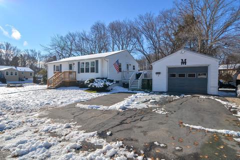 14 Batten St, Webster, MA 01570 photo 3