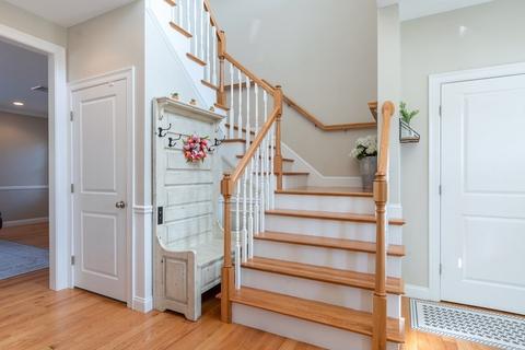 102 Hull St, Beverly, MA 01915 photo 4