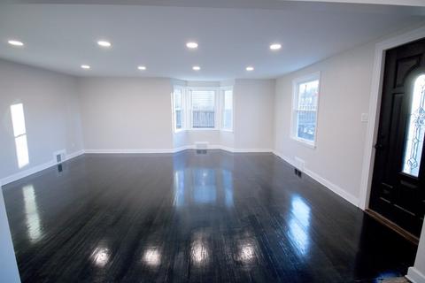 53 Abbott St, Springfield, MA 01118 photo 3