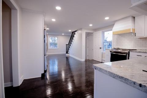 53 Abbott St, Springfield, MA 01118 photo 4