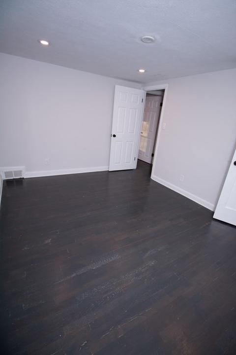 53 Abbott St, Springfield, MA 01118 photo 9