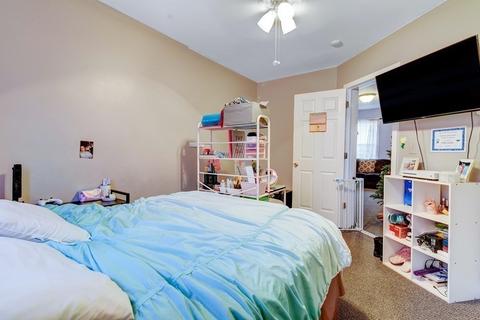 245 Grattan St, Chicopee, MA 01020 photo 10