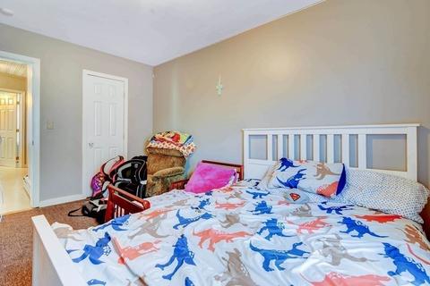 245 Grattan St, Chicopee, MA 01020 photo 9