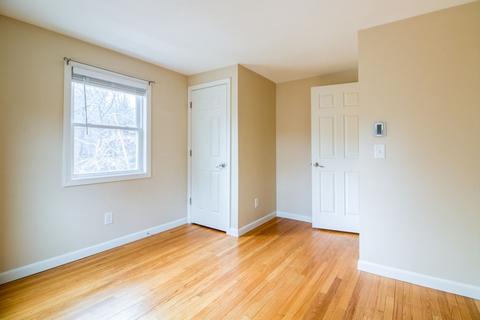 8 Plain St, Easthampton, MA 01027 photo 16