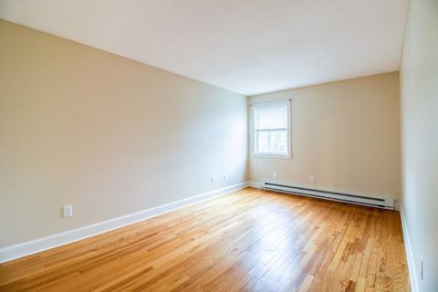 8 Plain St, Easthampton, MA 01027 photo 17