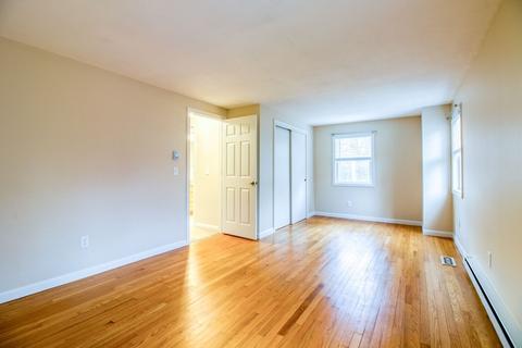 8 Plain St, Easthampton, MA 01027 photo 14