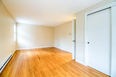 8 Plain St, Easthampton, MA 01027 photo 15