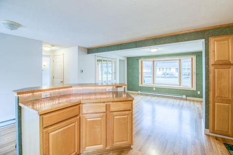 8 Plain St, Easthampton, MA 01027 photo 8