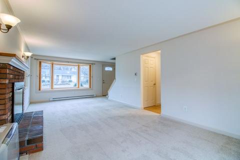 8 Plain St, Easthampton, MA 01027 photo 6