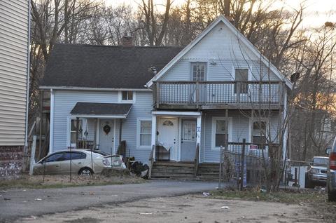 46 Benton St, Springfield, MA 01109 photo 2