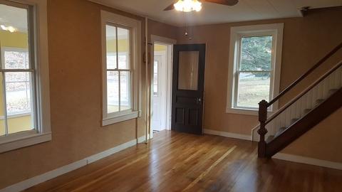 71 Britton St, Chicopee, MA 01020 photo 3