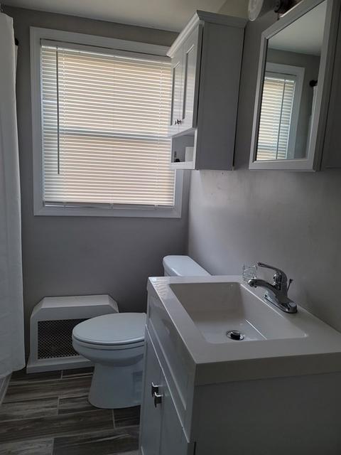 51 Pine Grove St, Springfield, MA 01119 photo 3