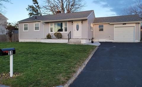 51 Pine Grove St, Springfield, MA 01119 photo 1