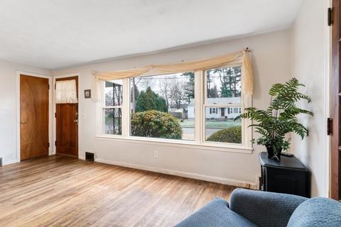 72 Jean Dr, Springfield, MA 01104 photo 8