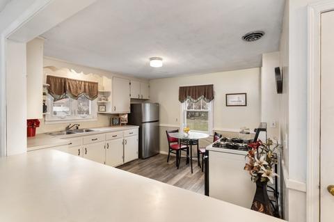 72 Jean Dr, Springfield, MA 01104 photo 5