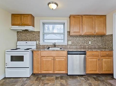 42 Bemis St, Chicopee, MA 01013 photo 4