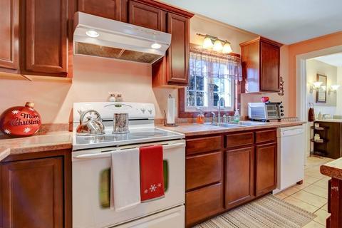 101 Fairview Ave, Chicopee, MA 01013 photo 5