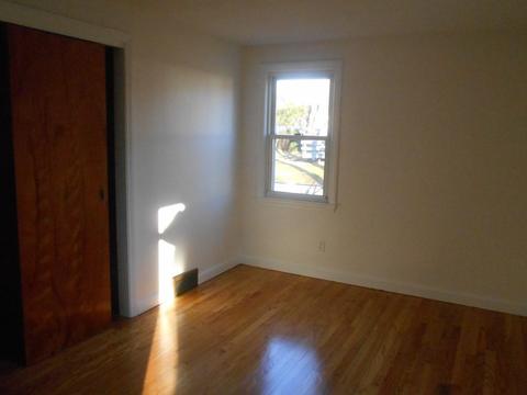 40 Tulsa St, Springfield, MA 01118 photo 17