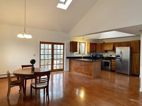 350 Montgomery St, Fall River, MA 02720 photo 4