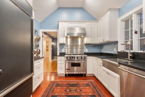 30 Irving St, Brookline, MA 02445 photo 11
