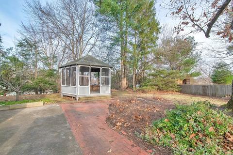 20 Alfred St, Chicopee, MA 01020 photo 3