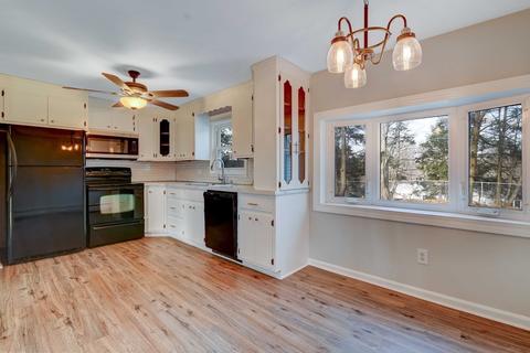 20 Alfred St, Chicopee, MA 01020 photo 5