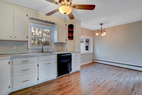 20 Alfred St, Chicopee, MA 01020 photo 9