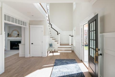 33 Hobart St, Hingham, MA 02043 photo 3