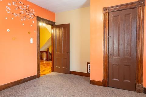 58 Grover St, Springfield, MA 01104 photo 17