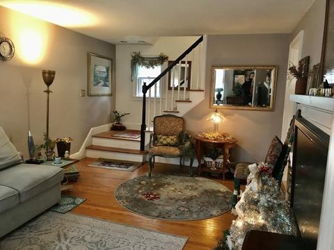 817 Dickinson St, Springfield, MA 01108 photo 3