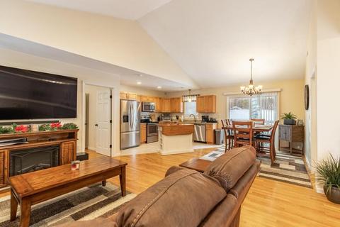 72 Swan Ave, Worcester, MA 01602 photo 6