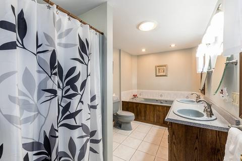 370 Broadway, Raynham, MA 02767 photo 16