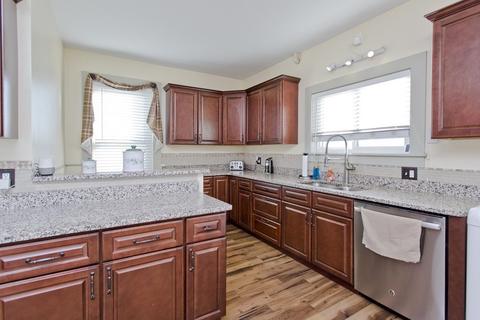 16 Lawrence Rd, Chicopee, MA 01013 photo 6