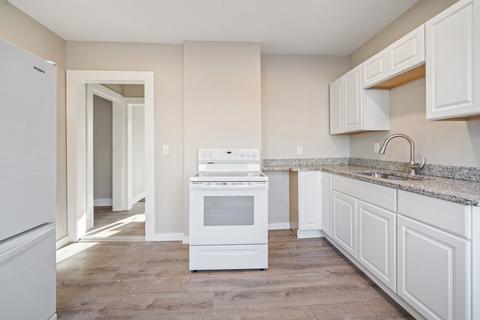 246 Walnut St, Springfield, MA 01105 photo 3