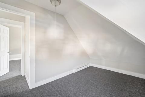 246 Walnut St, Springfield, MA 01105 photo 18