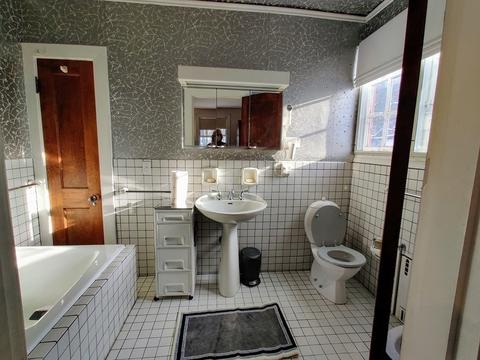 191 Buckminster Rd, Brookline, MA 02445 photo 11