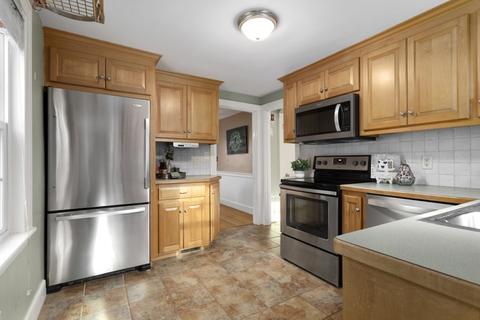 541 Summer Ave, Reading, MA 01867 photo 8