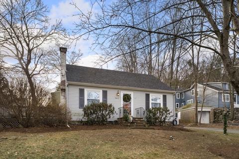 541 Summer Ave, Reading, MA 01867 photo 2