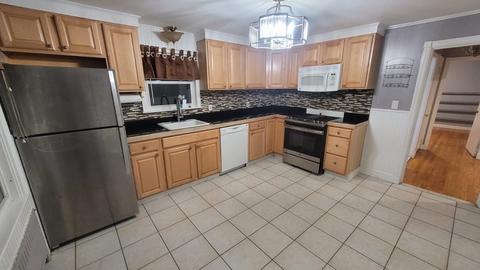 17 Mccarthy Rd, Lawrence, MA 01843 photo 8
