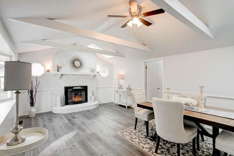 72 Robbins St, Acton, MA 01720 photo 3