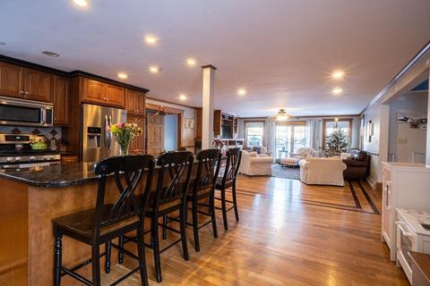 12 Hull St, Beverly, MA 01915 photo 3