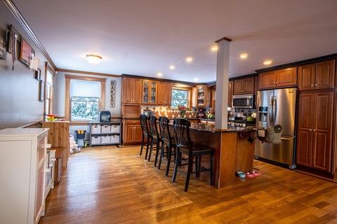 12 Hull St, Beverly, MA 01915 photo 2